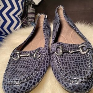 Comfortable navy blue loafers